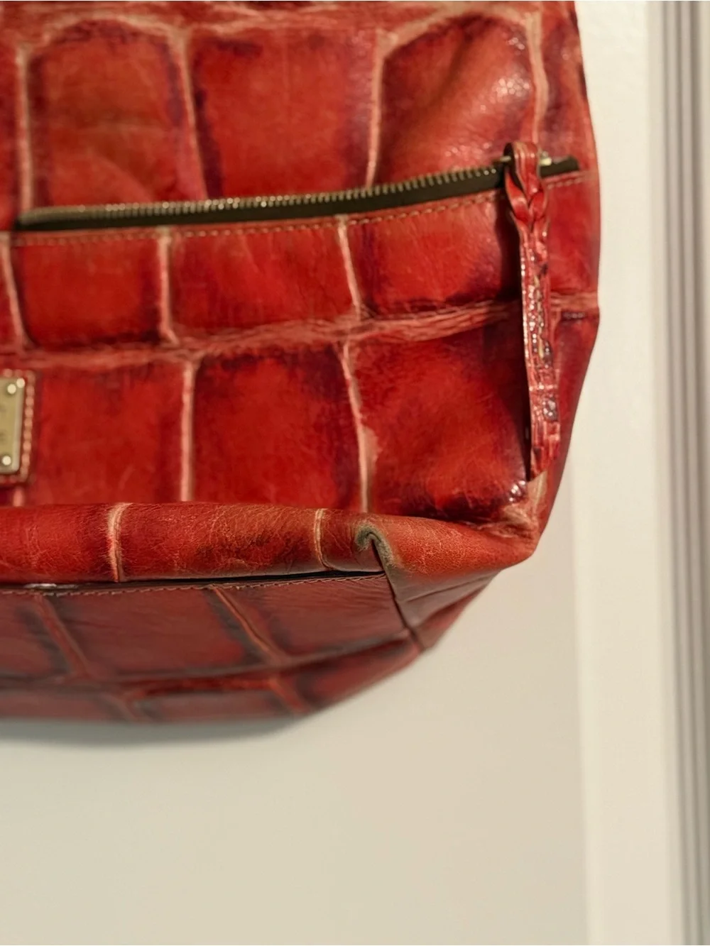 Dooney & Bourke Dillen Red Croc-Embossed Leather hobo Bag
